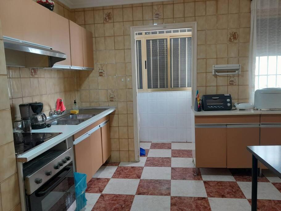 Apartmán Disfruta De Un Barrio Tranquilo Alcalá de Guadaira Exteriér fotografie